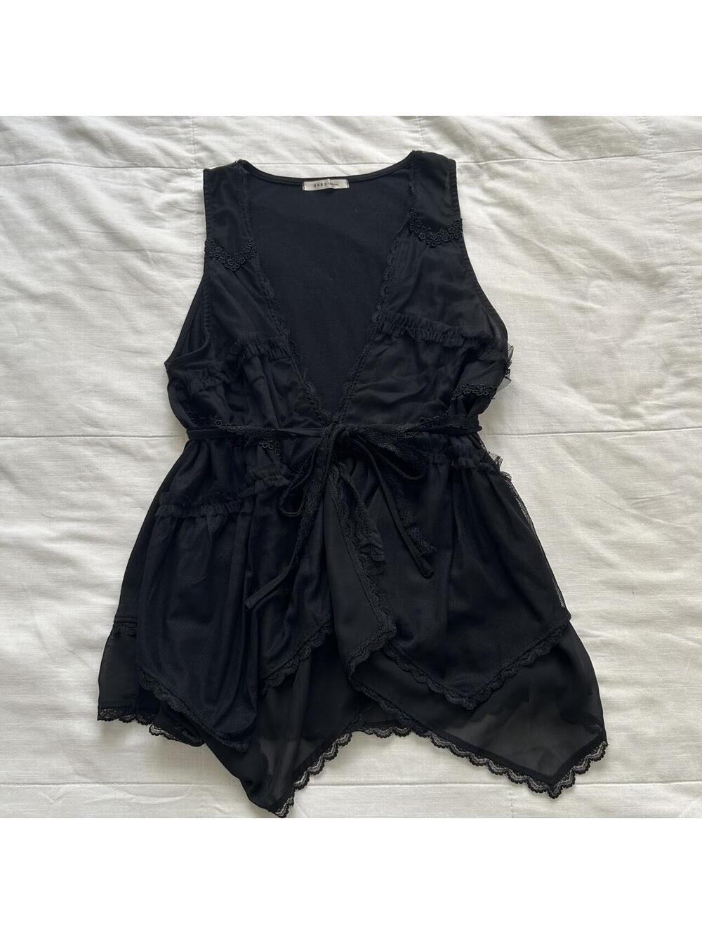 Axes Femme Black Open Front Vest Lace Ruffle Handkerchief Hem Medium